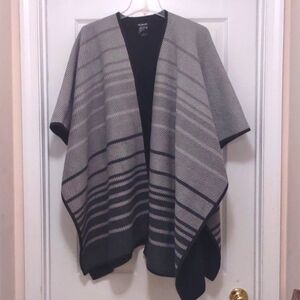 Ike Behar Black/Gray Stripe Reversible Wrap Shoulder Throw One Size